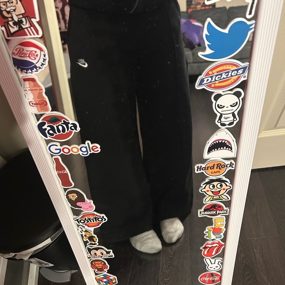 Nike Sweatpants - Picture 4 of 4